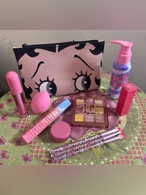 Makeup and Beauty Set of 11 items #2